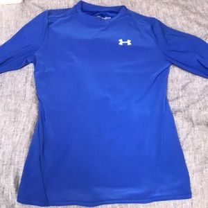 Boys Under Armor large athletic long sleeve shirt